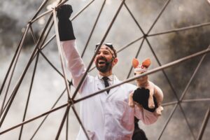 Michael als personage tijdens een clown-act